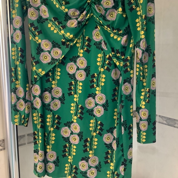 Dress - Picture 3 of 3